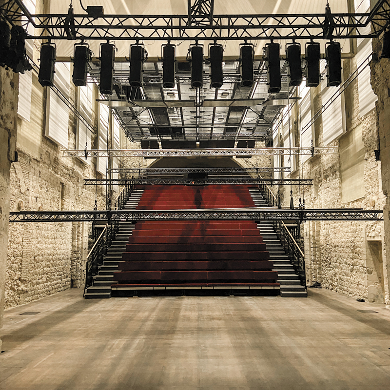 Visite de la salle des Franciscains